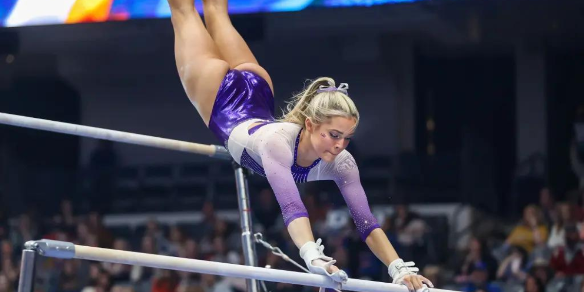 Olivia Dunne Shows Incredible Gymnastics Pre-Season Pliability 