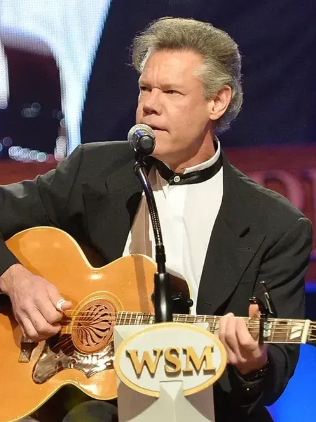 Country singer Randy Travis revealed a life-threatening illness.